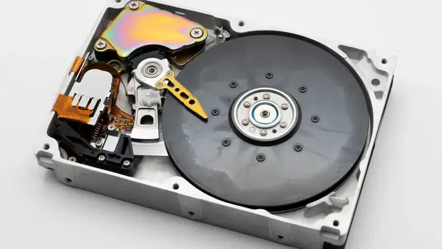 Componente interno de disco rígido com ímã e cabeçote de leitura